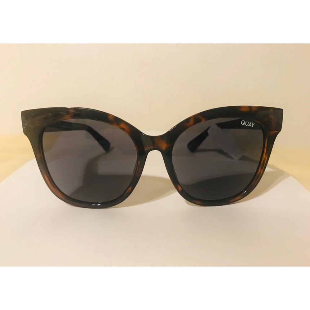 NWT WOMENS QUAY AUSTRALIA CAT EYE SUNGLASSES